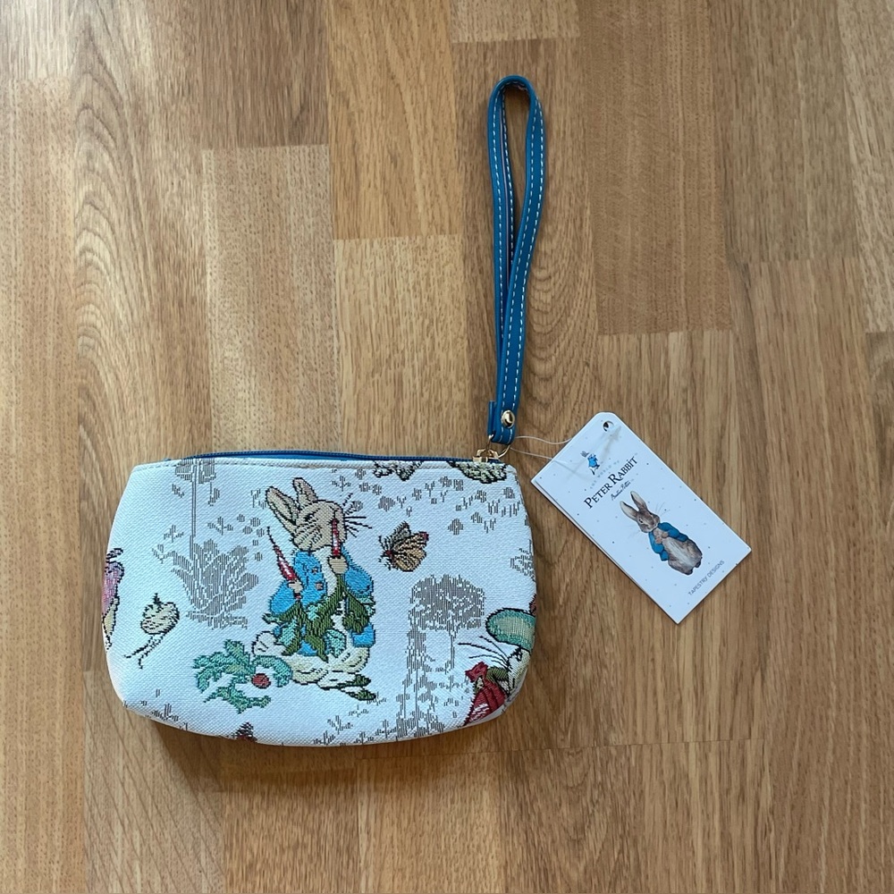 Signare Tapestry Peter
Rabbit Design Wristlet Bag  Purse 
NWOT
